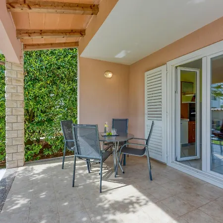 Brioni Colors Гостьовий будинок Пула