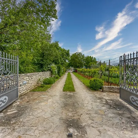 Brioni Colors Гостьовий будинок Пула