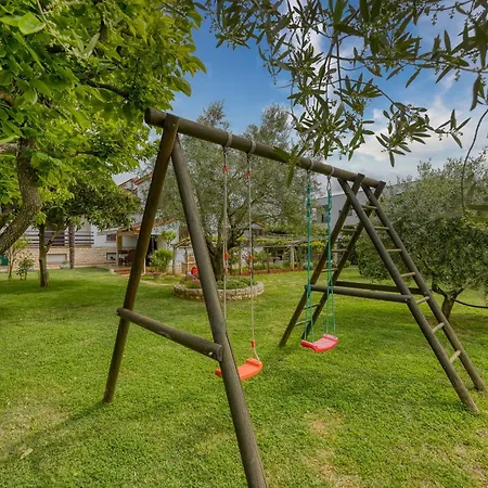 Гостьовий будинок Brioni Colors