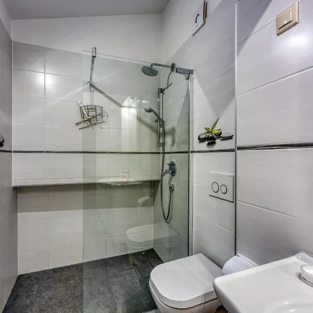 Brioni Colors Pensionat Pula