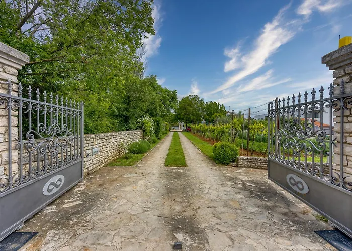 Brioni Colors Gæstehus Pula